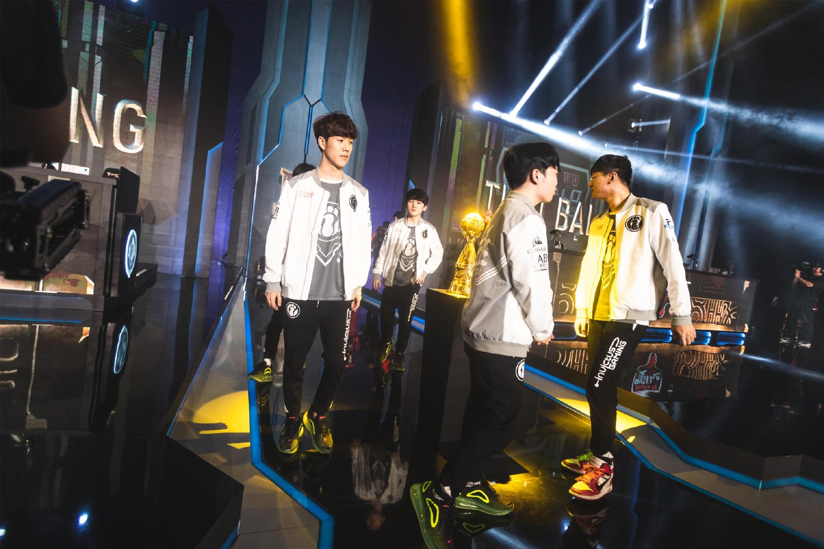 创造记录！FNC连续八年晋级全球总决赛，历史第一